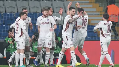 Trabzonspor, 6 gollü düelloda Başakşehir'i devirdi ve çeyrek finale çıktı