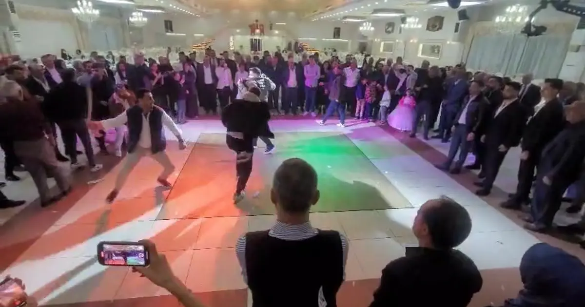 Acı ve hayret veren yöre oyunu! Urganlarla birbirlerinin sırtına vuruyorlar