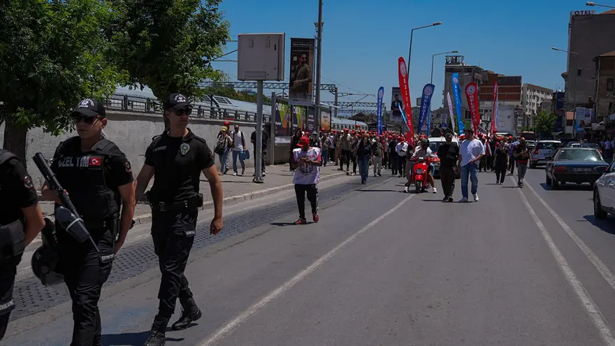 İzmir Büyükşehir Belediyesi işçileri iş bıraktı 2