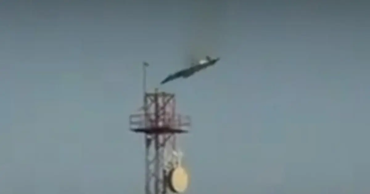 ABD savaş uçağı Kuveyt'te böyle düştü! Mürettebat sağ kurtuldu