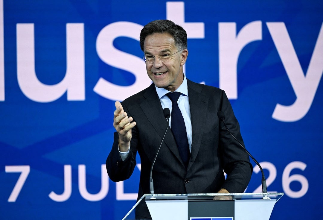 Rutte'den savunma sanayiinde "devrim" çağrısı: "Makinelerin uğultusu kükremeye dönüşmeli" haber görseli