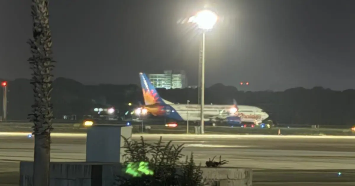 Antalya'da pilotu rahatsızlanan uçak acil iniş yaptı