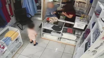 Ücret nedeniyle kavga ettiği terzinin kızını dövdü