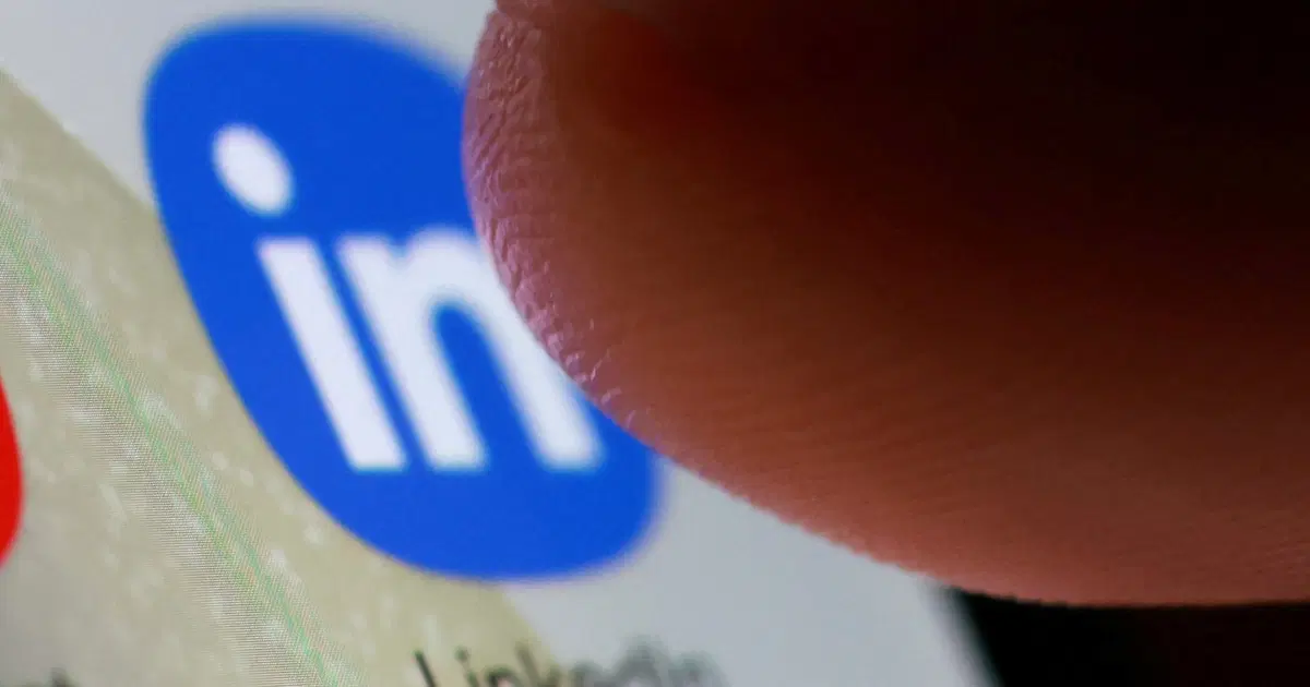 Flört uygulamalarından yorulan bekarlar LinkedIn'e yöneliyor
