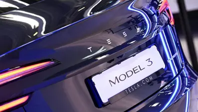 Tesla'ya "acil durum kapı kolu" soruşturması