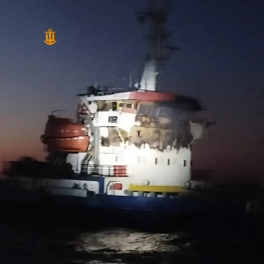 Karadeniz'de saldırıya uğrayan gemi İstanbul'da: Gemideki hasarın boyutu ilk kez görüntülendi gorsel