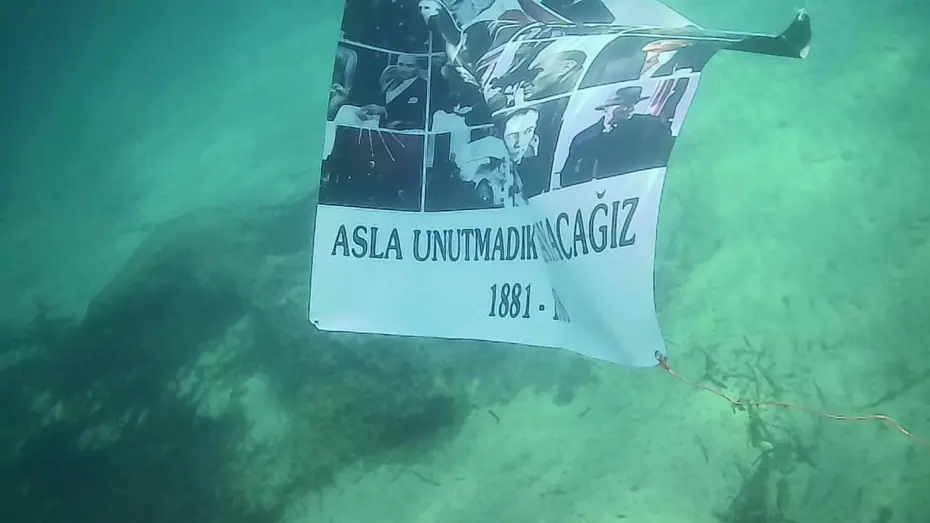 Ulu Önder Gazi Mustafa Kemal Atatürk'ü su altında andı
