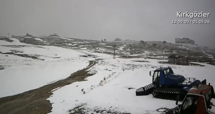 1 Mayıs sabahına kar sürpriziyle uyandılar: Yarın da devam edecek 2