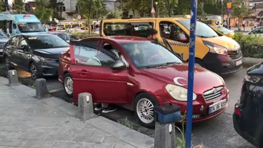 Üsküdar’da park halindeki otomobilde ölü bulundu