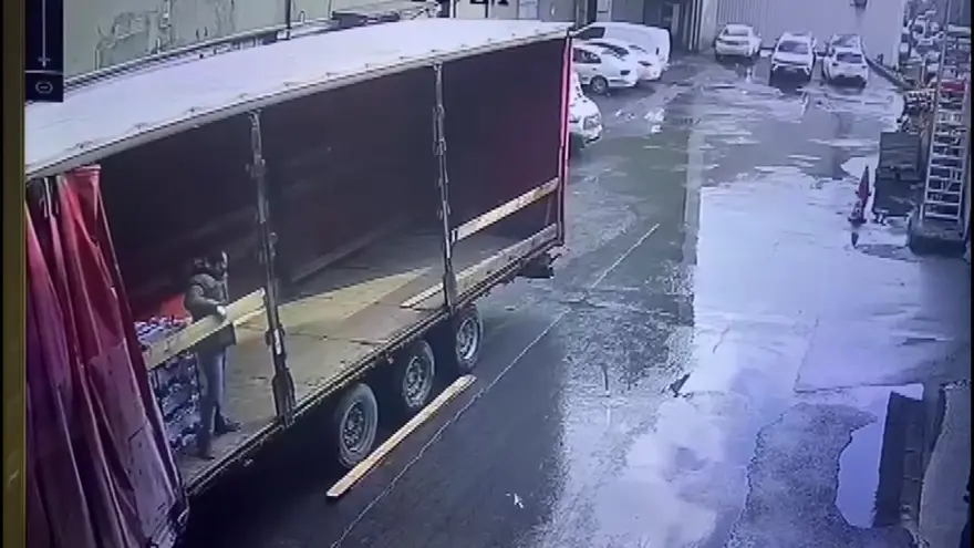 "Ucuza taşıyacağız" deyip tonlarca mal çaldılar. Sözde nakliyecilerden 70 binlerce dolarlık ketçap çıktı 1