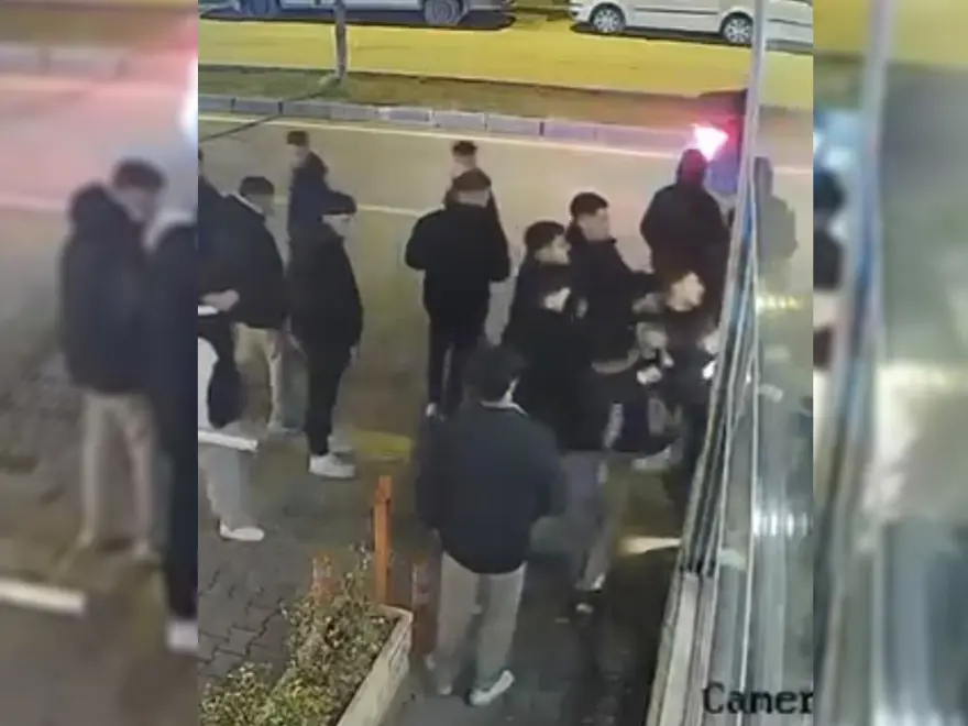 Sözlü tartışmada aniden olan yumruk attı, ortalık meydan muharebesine döndü 1