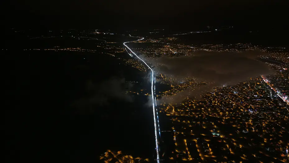Dönüş çilesi. Trafik yoğunluğu 40 kilometreyi aştı