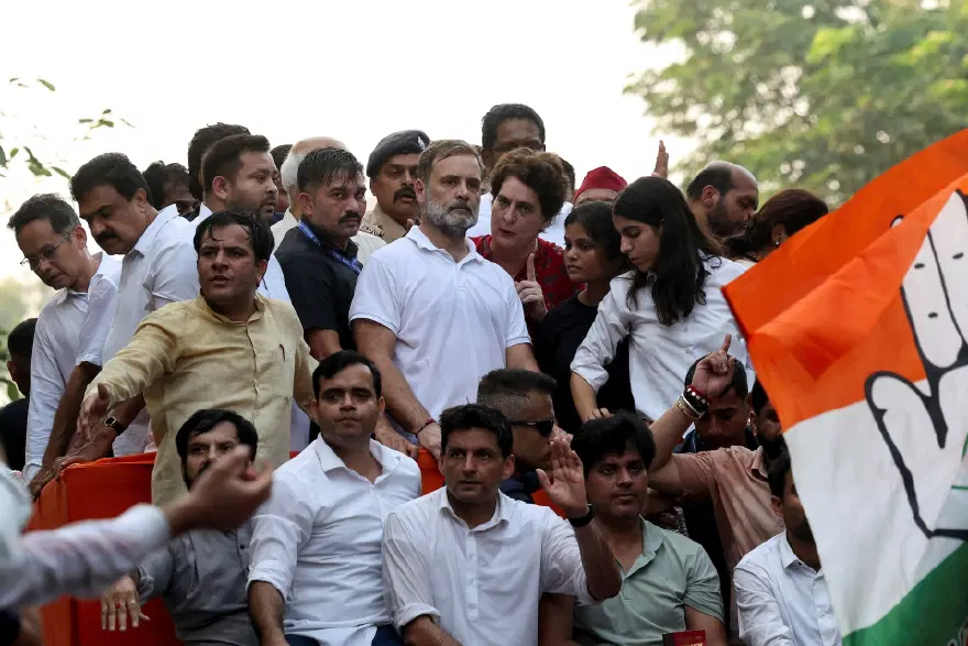 Hindistan'da gençlik liderleri 133 milyon seçmenin kaydının silinmesini protesto edince tutuklandı