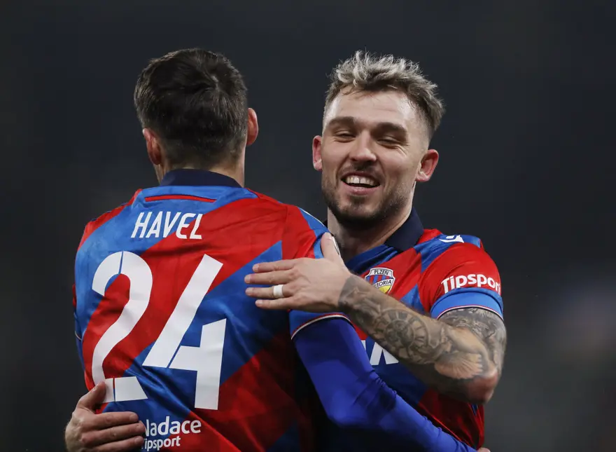 VIKTORIA PLZEN (YÜZDE 12) 11