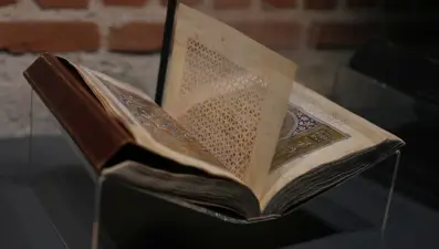 700 yıllık yazma eserler İstanbul'da sergileniyor, onarımları bir yıldan daha uzun sürebiliyor