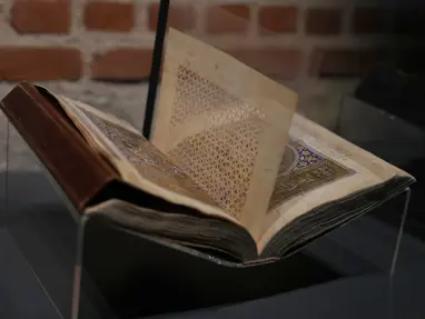 700 yıllık yazma eserler İstanbul'da sergileniyor, onarımları bir yıldan daha uzun sürebiliyor