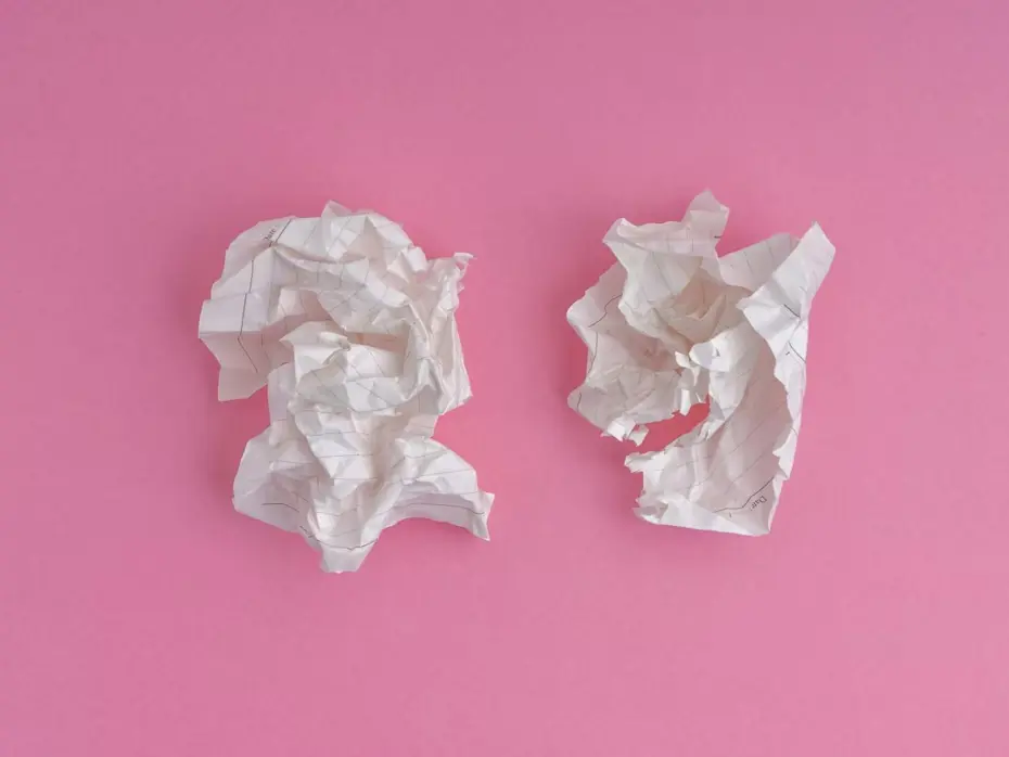 ABD’li öğrenci, sanat sergisindeki yapay zekalı görselleri söküp yedi