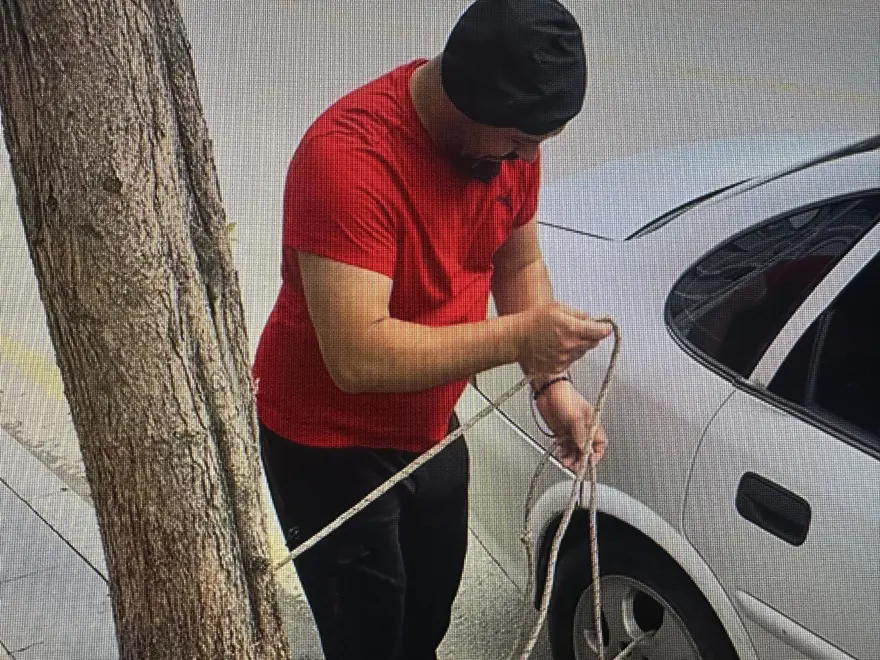 Selden korktu arabasını ağaca bağladı. Tokat sele hazırlanıyor 2 Selden korktu arabasını ağaca bağladı. Tokat sele hazırlanıyor 2