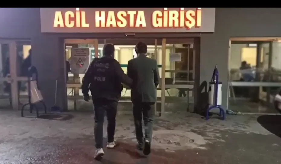 Mide ve bağırsaklarından 750 gram uyuşturucu çıktı