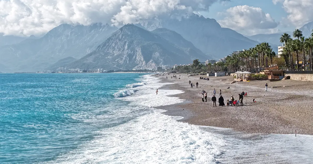 Antalya'da yağmur bitti, balıkçılar sahile koştu