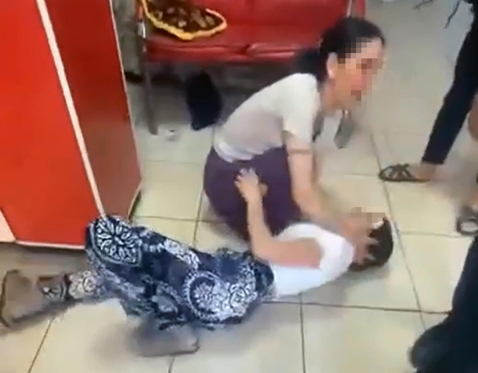 Ev sahibine yakalanınca rol yapmaya başladı