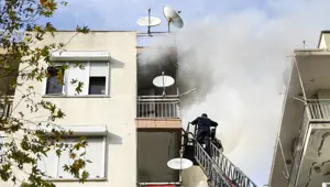 Antalya'da yangın: Daire kullanılamaz hale geldi