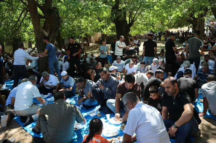 "YAPAMAYINCA KÖYÜN BAŞINA BİR HALLER GELDİ" 1