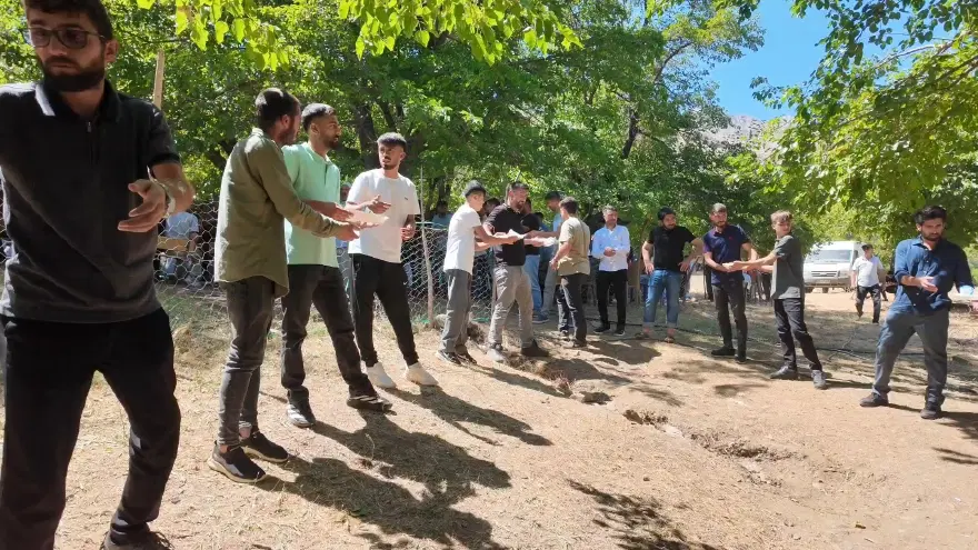 "ANNE VE BABAMIZDAN BUNLARI GÖRDÜK" 2