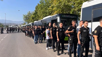 6,5 milyarlık dev operasyonda onlarca gözaltı: Otobüslerle adliyeye sevk edildiler