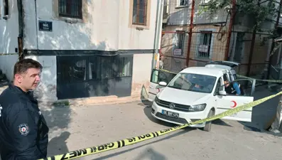 İzmir'de yemek dağıtan Kızılay çalışanı vuruldu