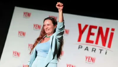 Yeni Parti Manisa İl Başkanı İlksen Özalper gözaltına alındıYeni Parti Manisa İl Başkanı İlksen Özalper, Manisa Büyükşehir Belediyesi Başkan Danışmanı Demirhan ve iki kişinin tutuklandığı rüşvet soruşturması kapsamında gözaltına alındı.