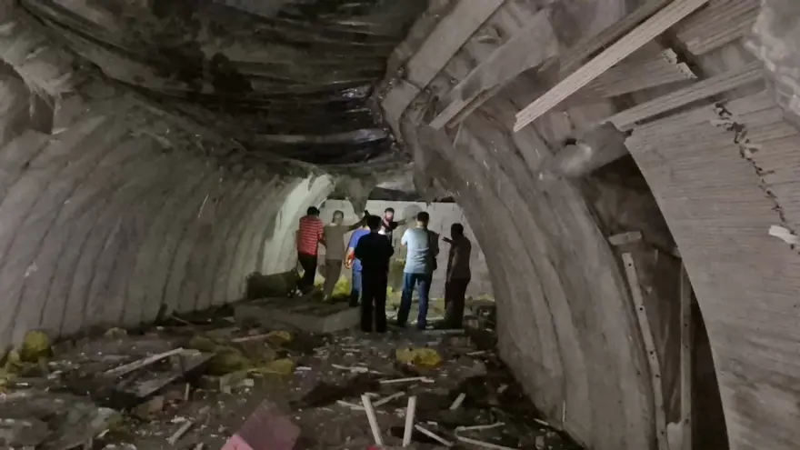 YAKLAŞIK 60 METRE UZUNLUĞUNDA 3