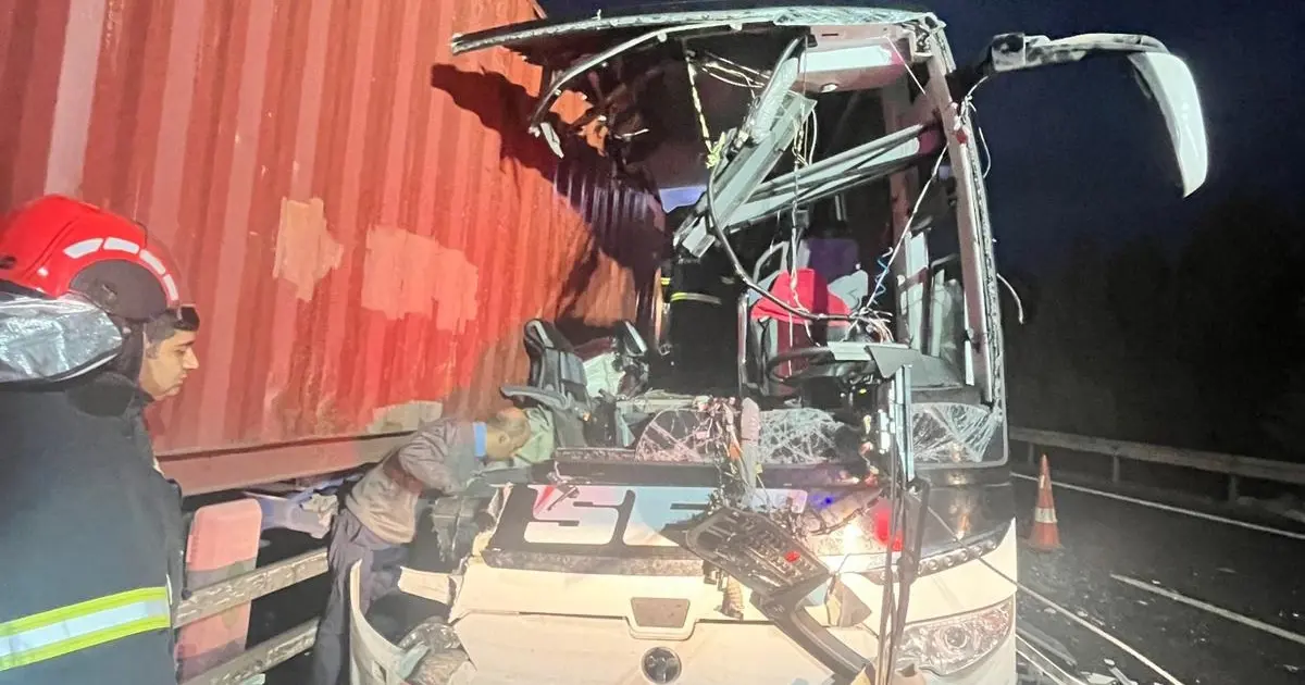 Osmaniye'de yolcu otobüsü TIR'a çarptı: 6 ölü, 11 yaralı