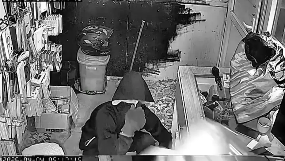 150 bin liralık ürün çaldılar: ''Sıfır telefonları al''