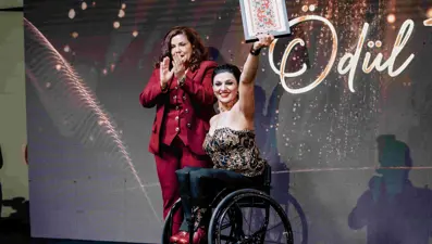 Milli para dansçı Yeliz Güllü, KKTC&#x27;de ödül aldı