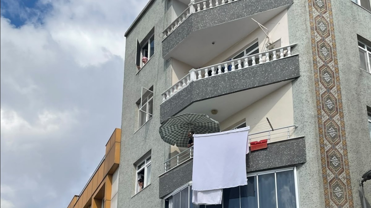 İstanbul'da acı olay. Cam silerken hayatını kaybetti