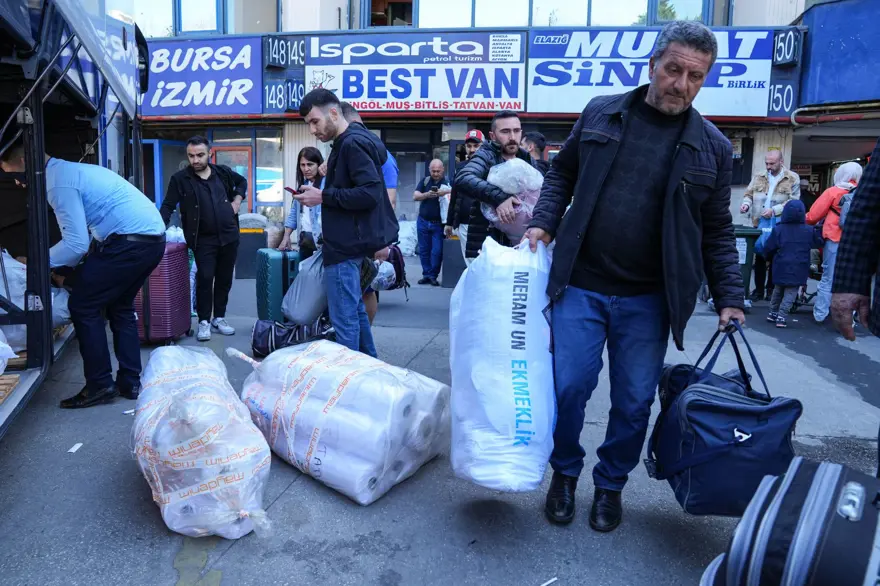 İstanbul Otogarı'nda bayram yoğunluğu 6