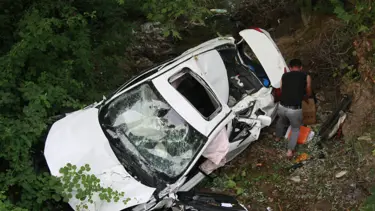 Cumhuriyet savcısı ile eşi ve oğlu kazada yaralandı