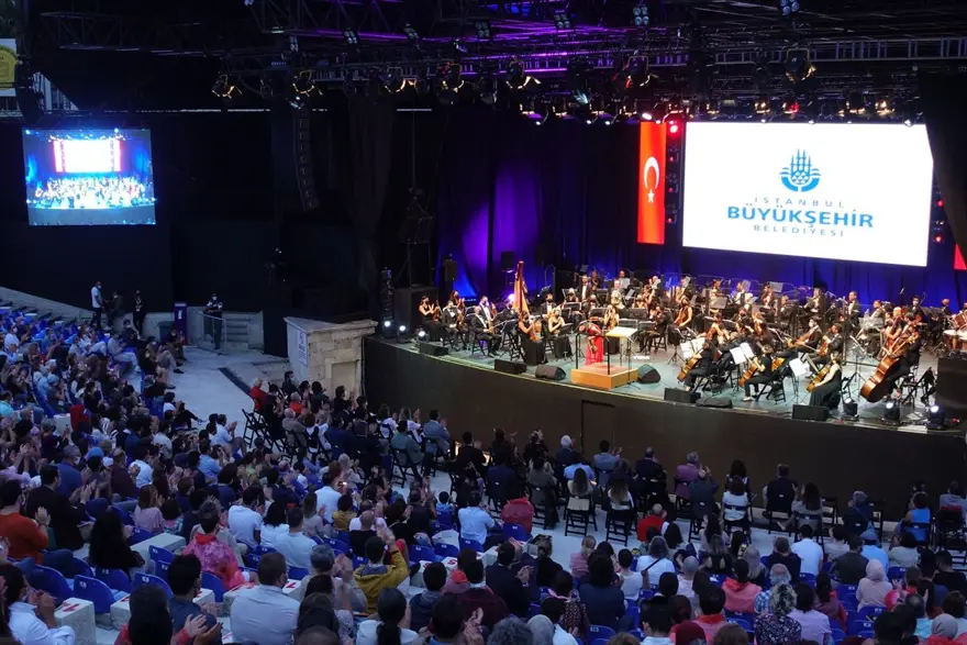 Cemal Reşit Rey Senfoni Orkestrası'ndan Harbiye konseri 2