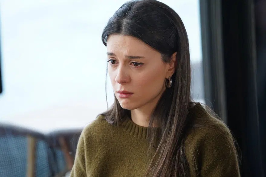 PELİN KÖŞEYE SIKIŞTI 3 PELİN KÖŞEYE SIKIŞTI 3