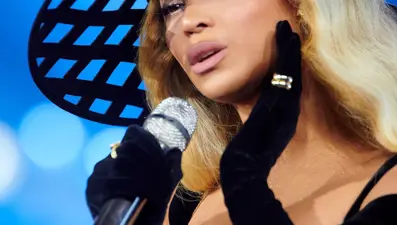 Beyonce'nin merakla beklenen yeni albümü yarın çıkıyor: Şarkıları açıkladı