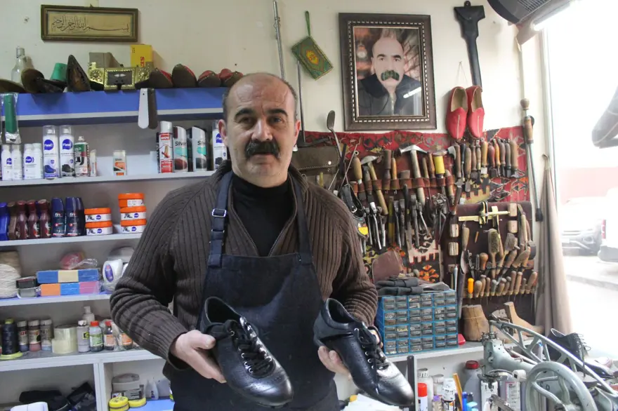 Babadan kalma dükkanda 40 yıldan fazla süredir çalışıyor: Bu mesleğe talep yok, çırak bulmakta zorlanıyorum 