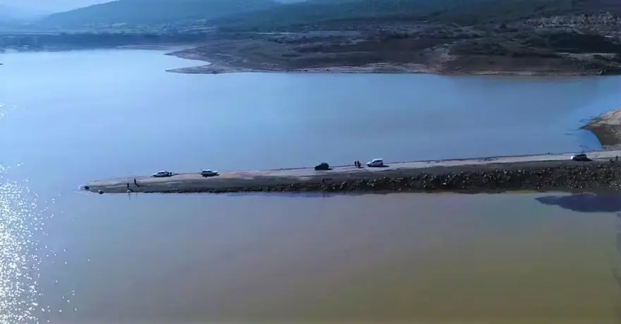 İkizcetepeler Barajı'nda su seviyesi düştü, köy kalıntıları ortaya çıktı 8