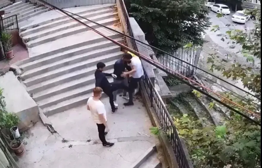 İstanbul'da bilgisayar mühendisine 'sahte' polis gasbı 4 İstanbul'da bilgisayar mühendisine 'sahte' polis gasbı 4