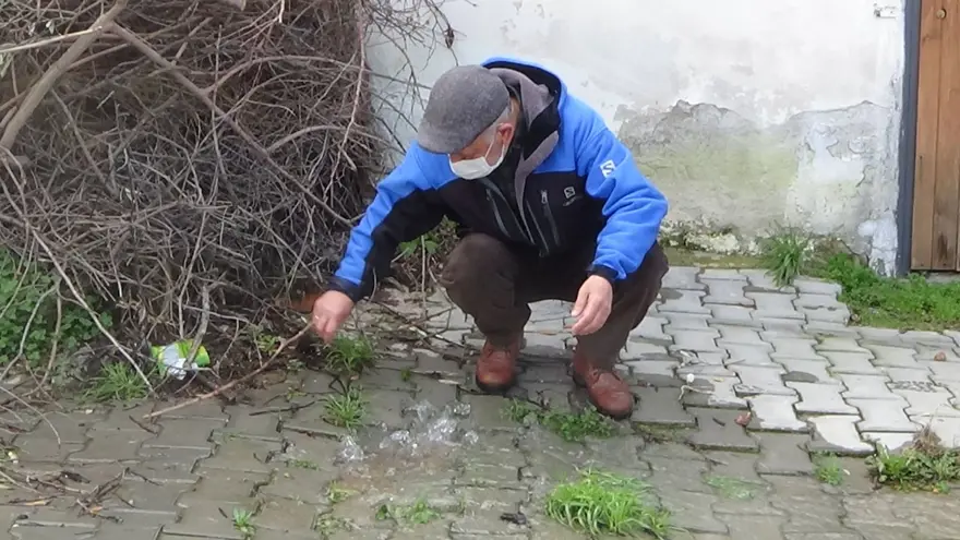 Kazdağları eteklerindeki köyün her yerinden su çıkıyor 8