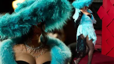 Moda dünyanın en iyileri seçildi: Rihanna devasa şapkasıyla gündem oldu