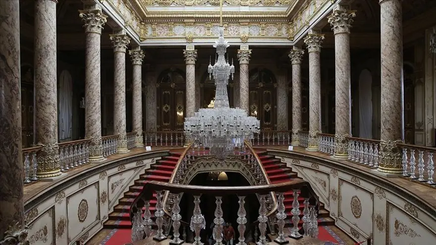 Saltanattan Cumhuriyet'e geçişin sessiz tanığı Dolmabahçe Sarayı 166 yaşında 