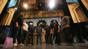 Operanın görünmez kahramanları 'siyah giyen adamlar'