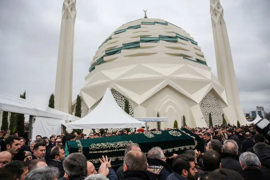 Yavuz Yılmaz son yolculuğuna uğurlandı 54 Yavuz Yılmaz son yolculuğuna uğurlandı 54