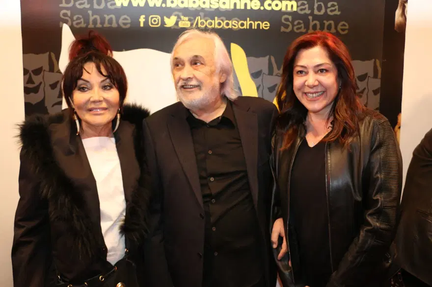 Savaş Dinçel'in 77'nci yaşı Savaş Dinçel Tiyatro Ödülleri'yle kutlandı 15 Savaş Dinçel'in 77'nci yaşı Savaş Dinçel Tiyatro Ödülleri'yle kutlandı 15
